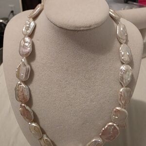 Freshwater Keshi Pearl Necklace in Iridescent White